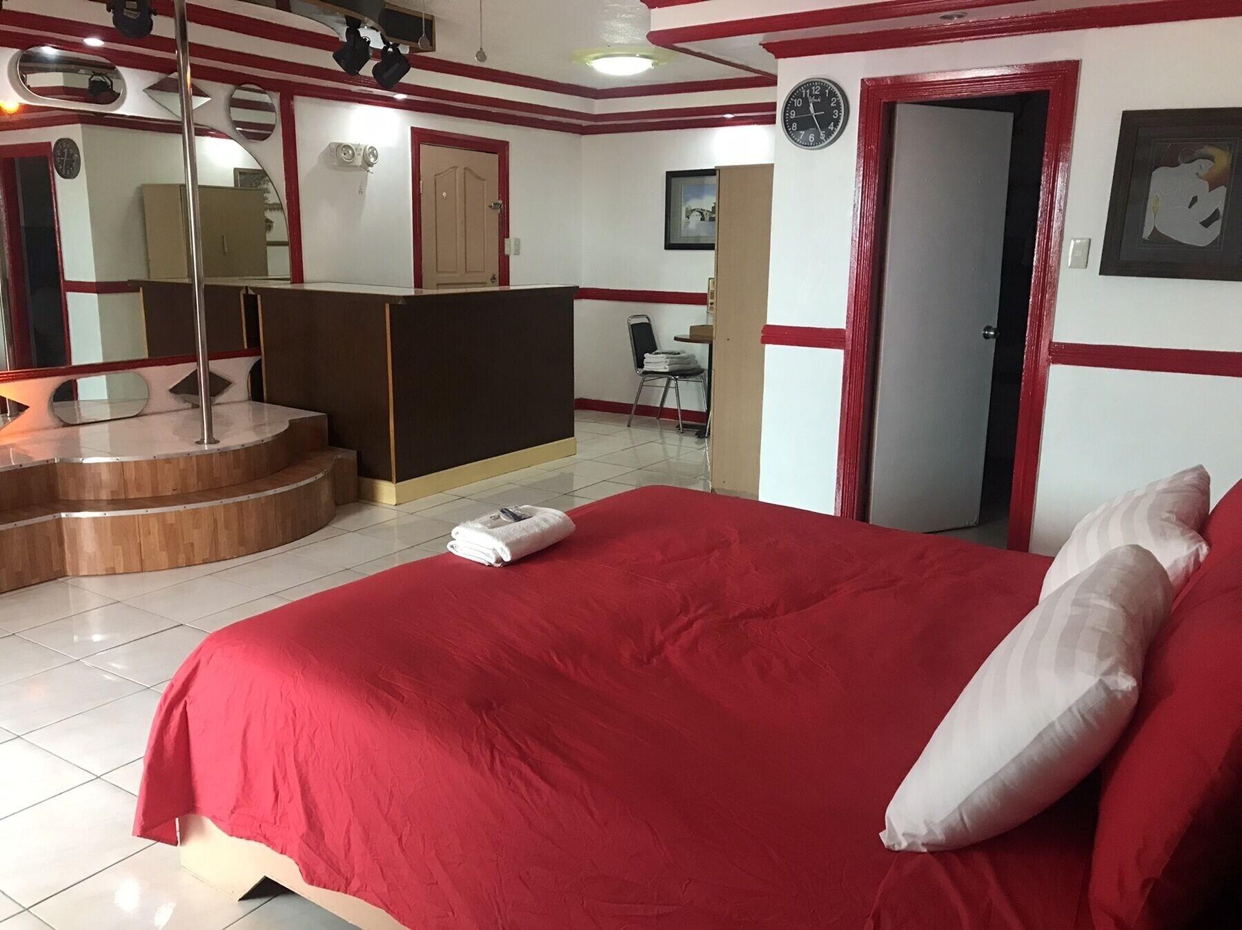 Kokomos Hotel And Restaurant Ángeles Extérieur photo