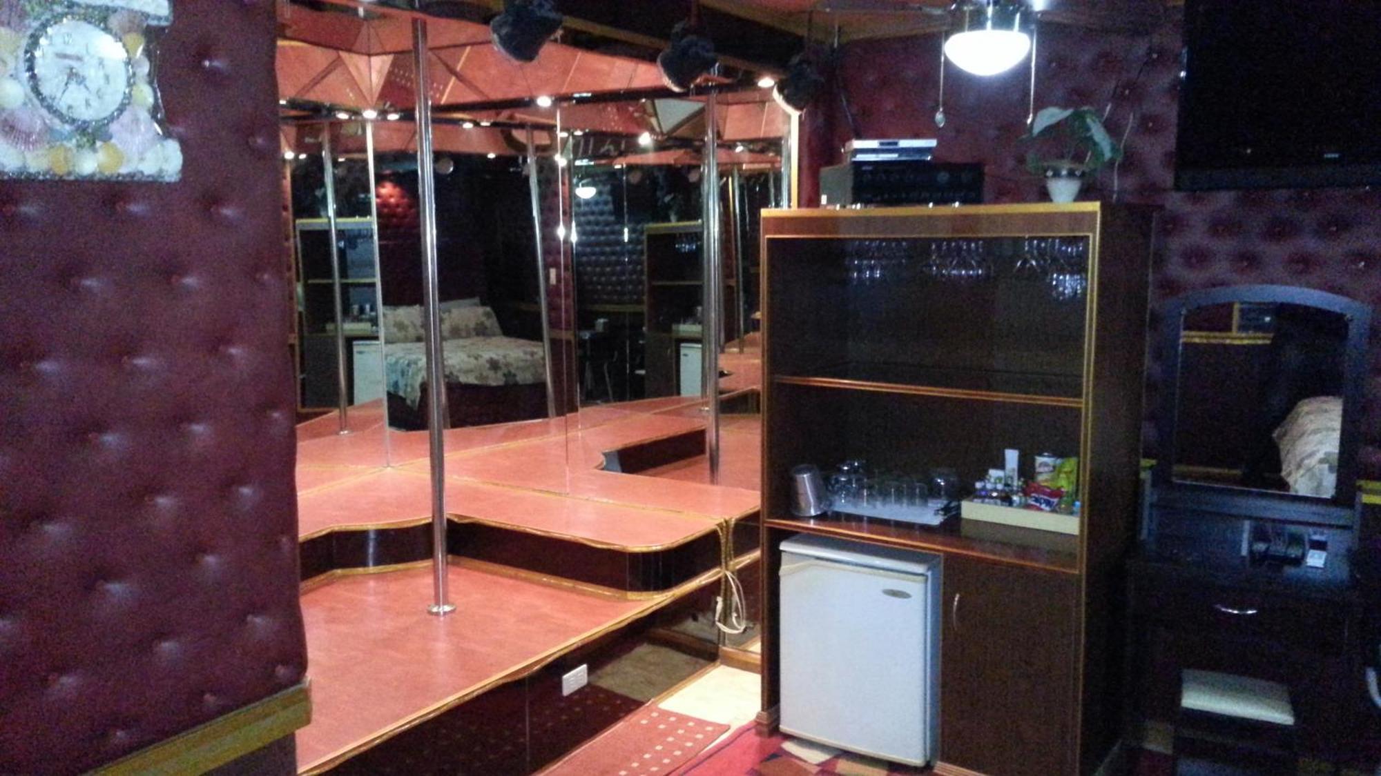 Kokomos Hotel And Restaurant Ángeles Extérieur photo